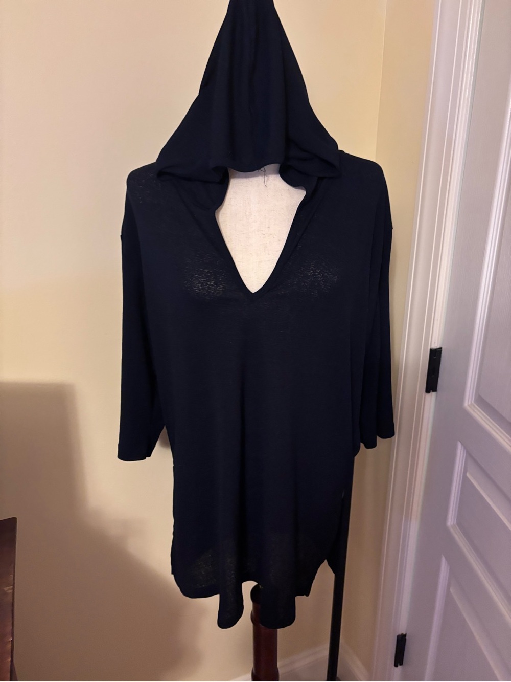 J. Valid  Navy Blue Hooded V-Neck Swim Cover Tunic